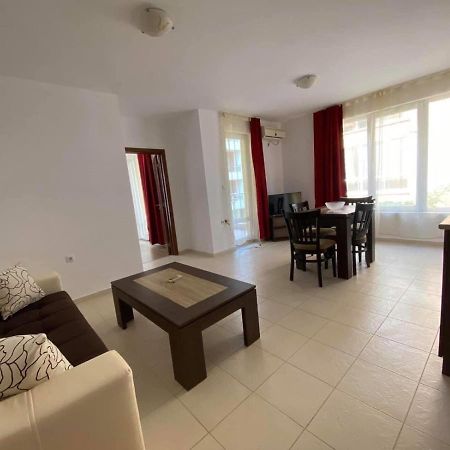 Sunrise Apartments, פומורי מראה חיצוני תמונה
